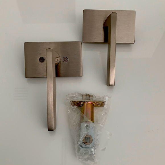 Trimless door handle - Picture 1 of 5